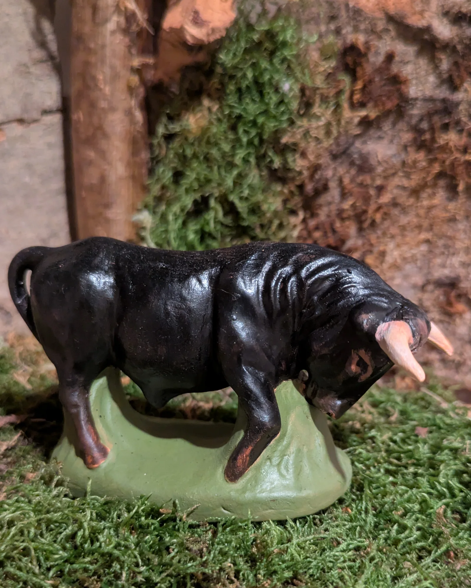 Taureau tête baissée