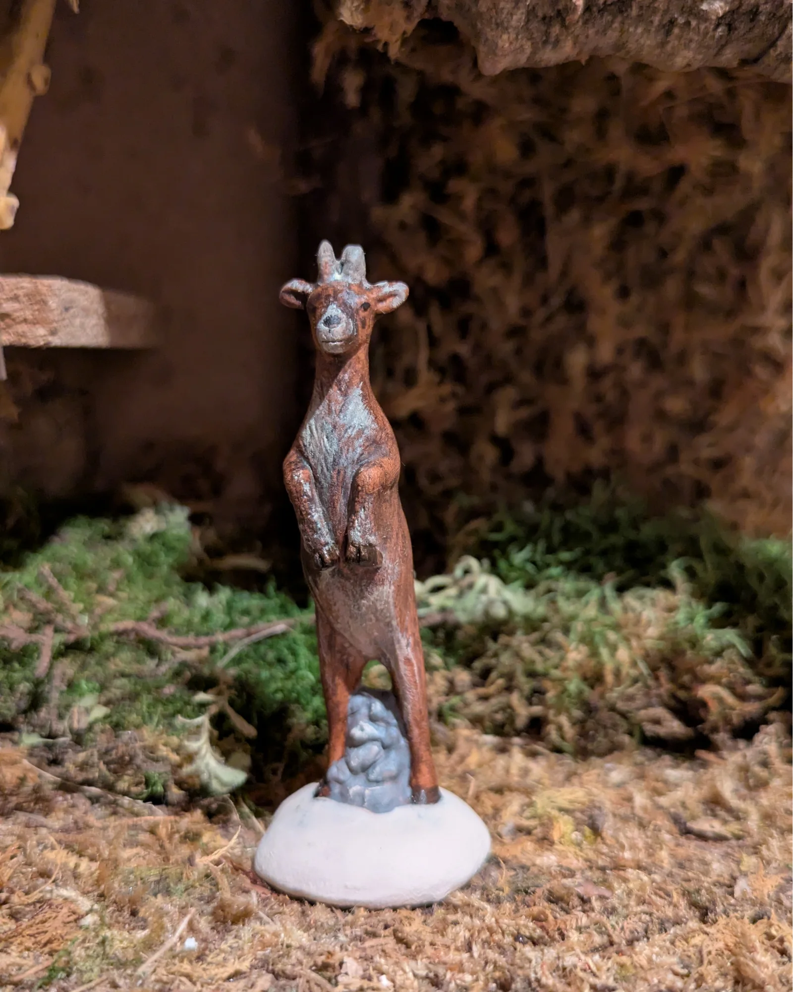Chèvre sur les deux pattes