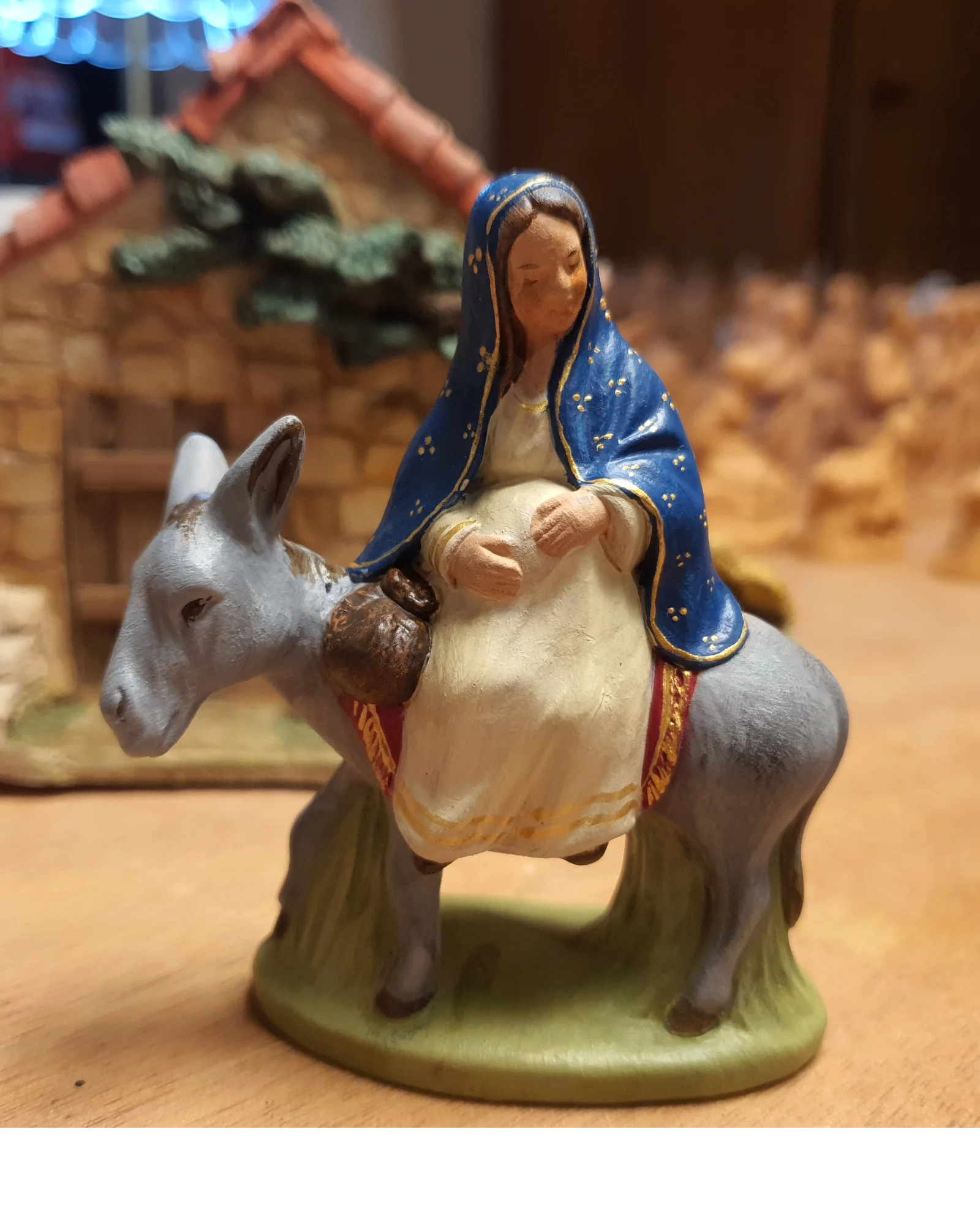 Marie enceinte sur l'âne